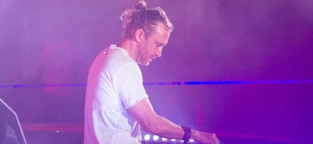 David Guetta e i cavalli nello show di Ibiza: il dj non si scusa, ma li ritira dallo spettacolo