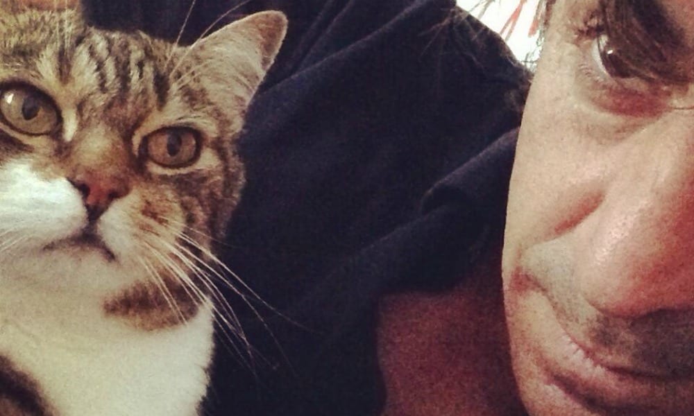Marco Mazzoli dice addio al gatto Victor: " Ti amerò sempre"