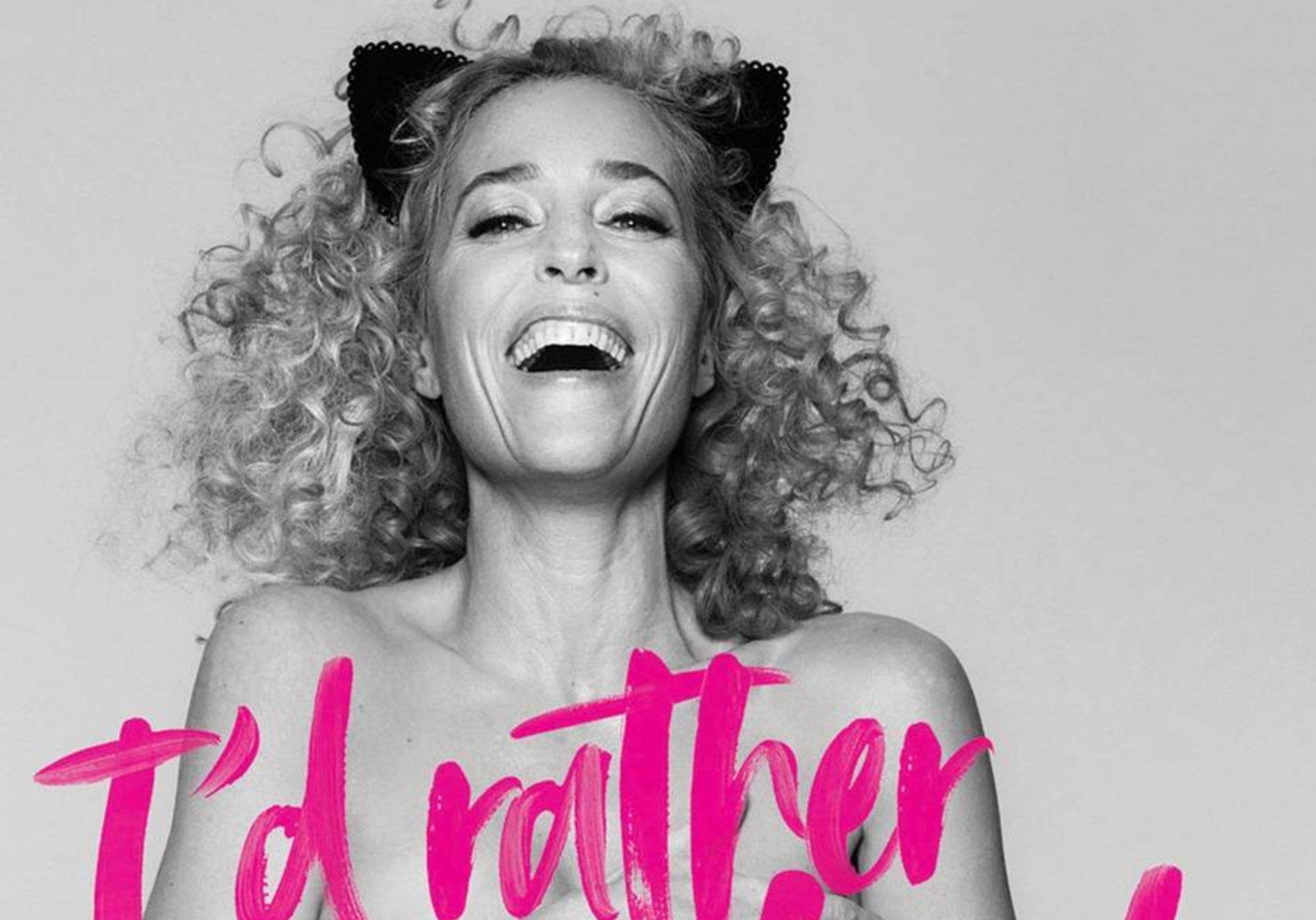 Gillian Anderson nuda per gli animali: la nuova campagna Peta [FOTO]
