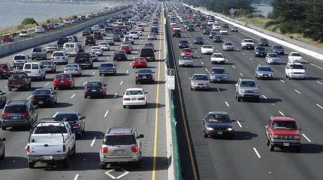 L'autostrada è bloccata: il motivo è il più tenero di sempre [FOTO + VIDEO]