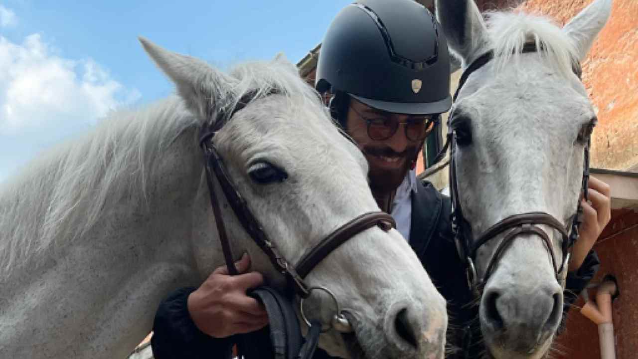 Can Yaman, Cassius e Ginepro