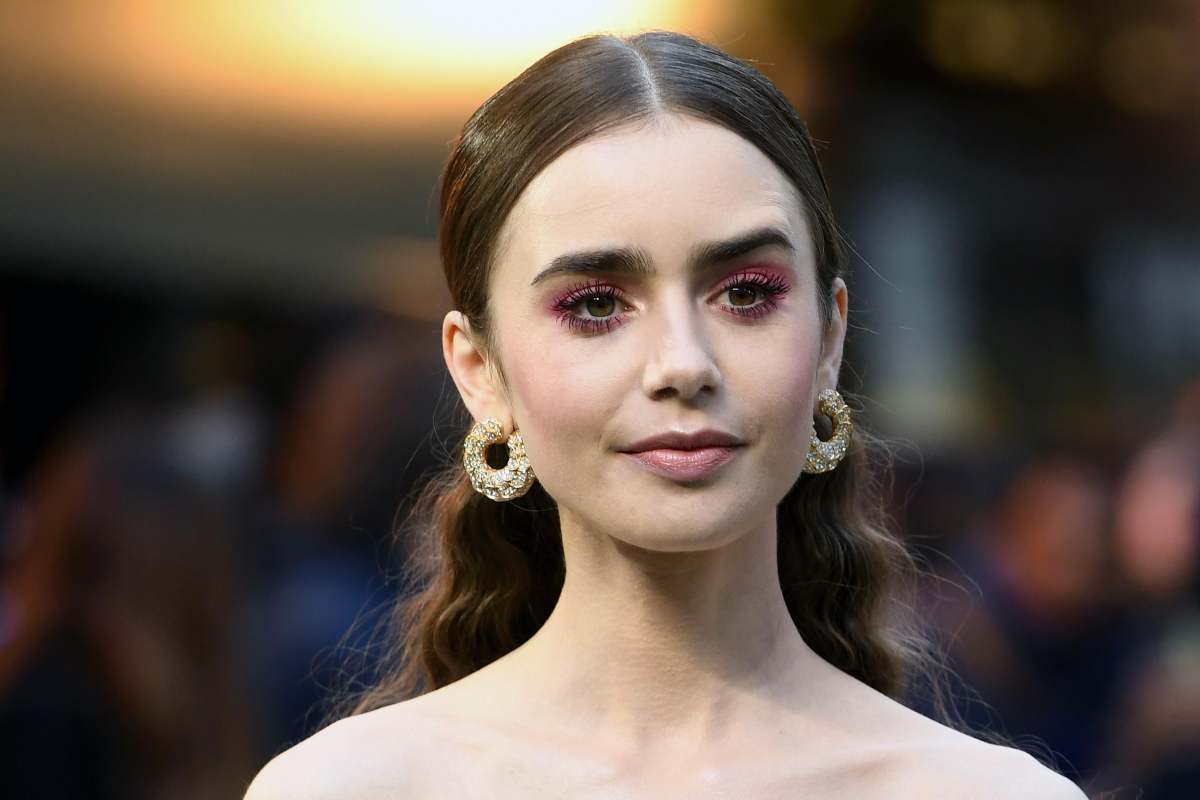 Lily Collins pazza del suo cagnolino: identico a lei