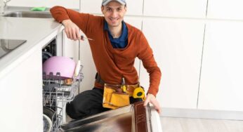 Hai una lavastoviglie? Ecco cosa devi assolutamente sapere (il trucco che ti svolterà la vita)