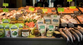 La sorprendente azienda vegana di Michela Brambilla che produce salmone e gamberetti